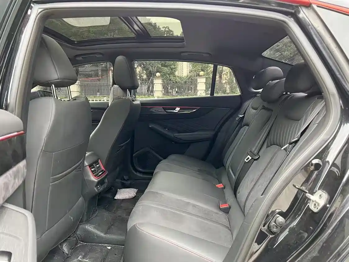 DONGFENG YI HYUN MAX