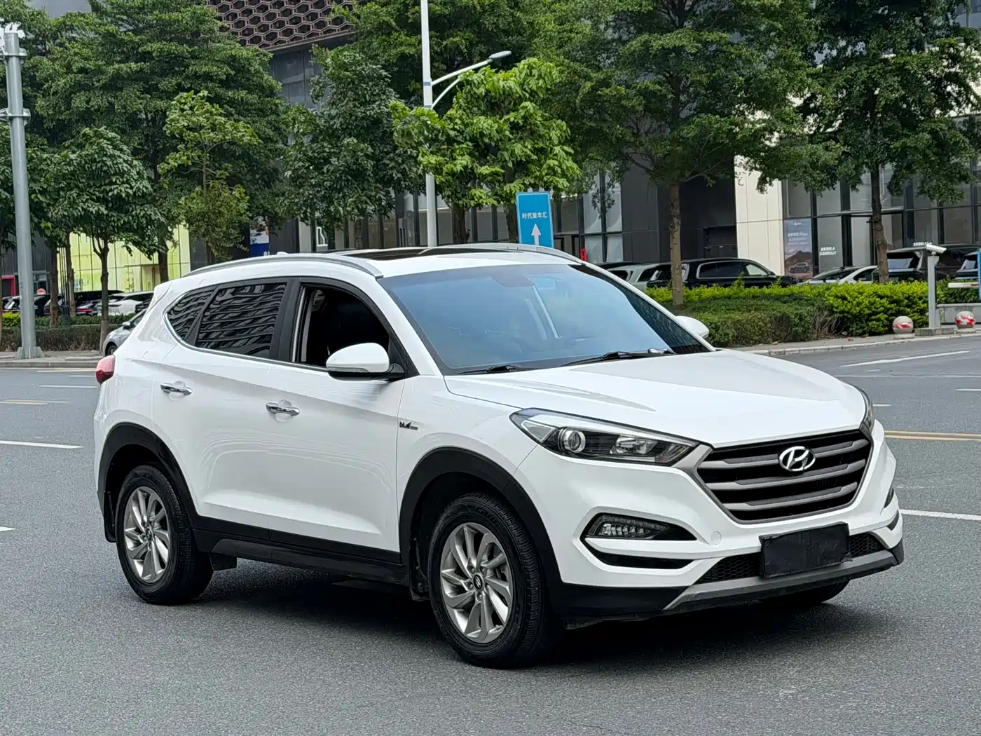 HYUNDAI TUCSON