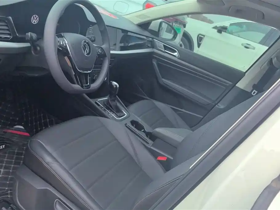 Volkswagen Lavida 2021 1.5L Auto Comfort Edition фото 9