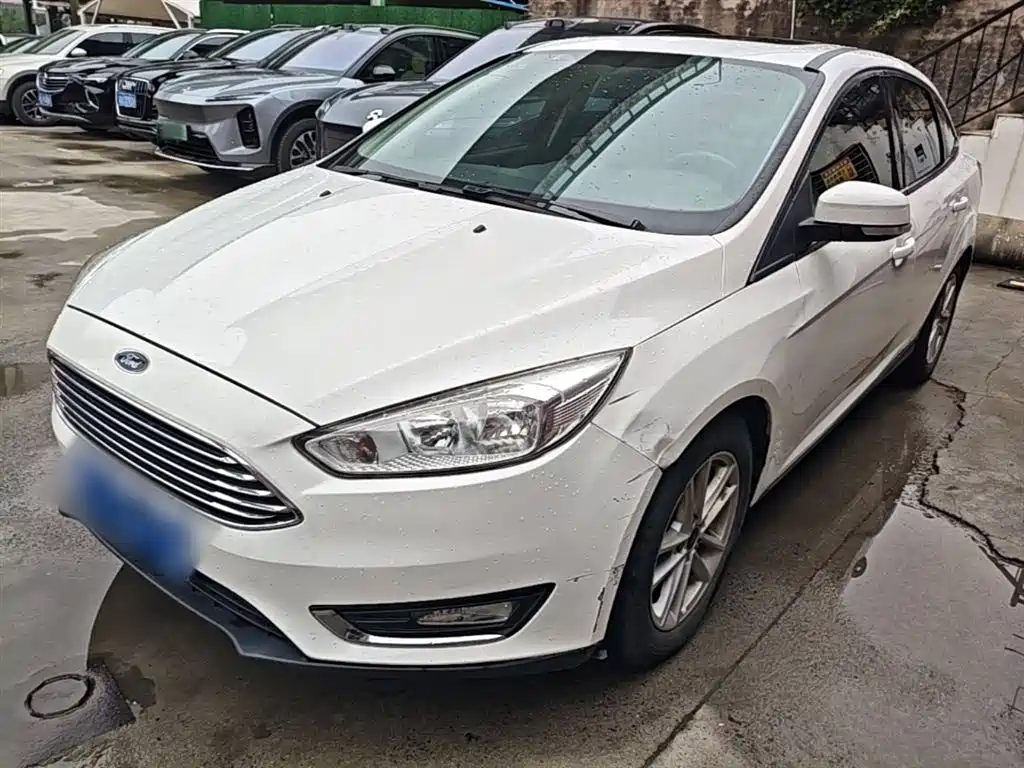 Фото 2 - Ford Focus