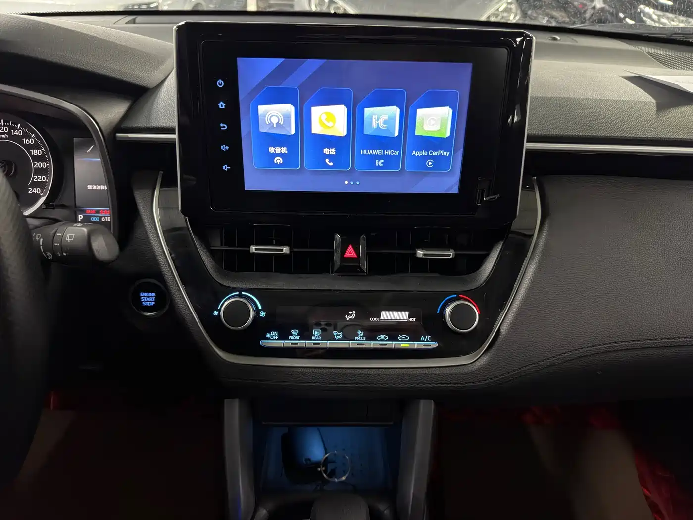 Toyota Frontlander 2023 2.0L CVT Luxury Edition фото 15
