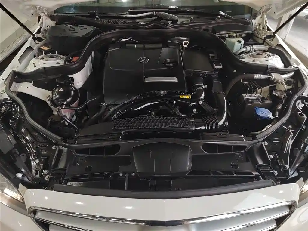 Mercedes-Benz E-Class 2015 E 260 L Sport фото 20