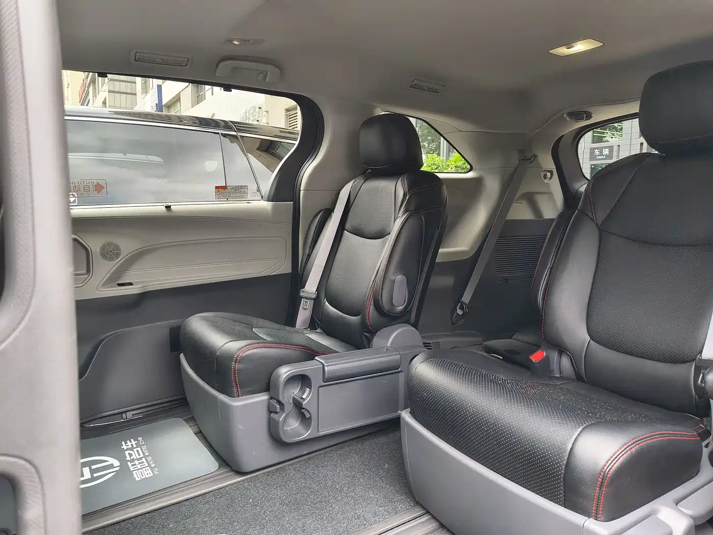 Toyota Sienna 2024 2.5L Hybrid Comfort Edition фото 15