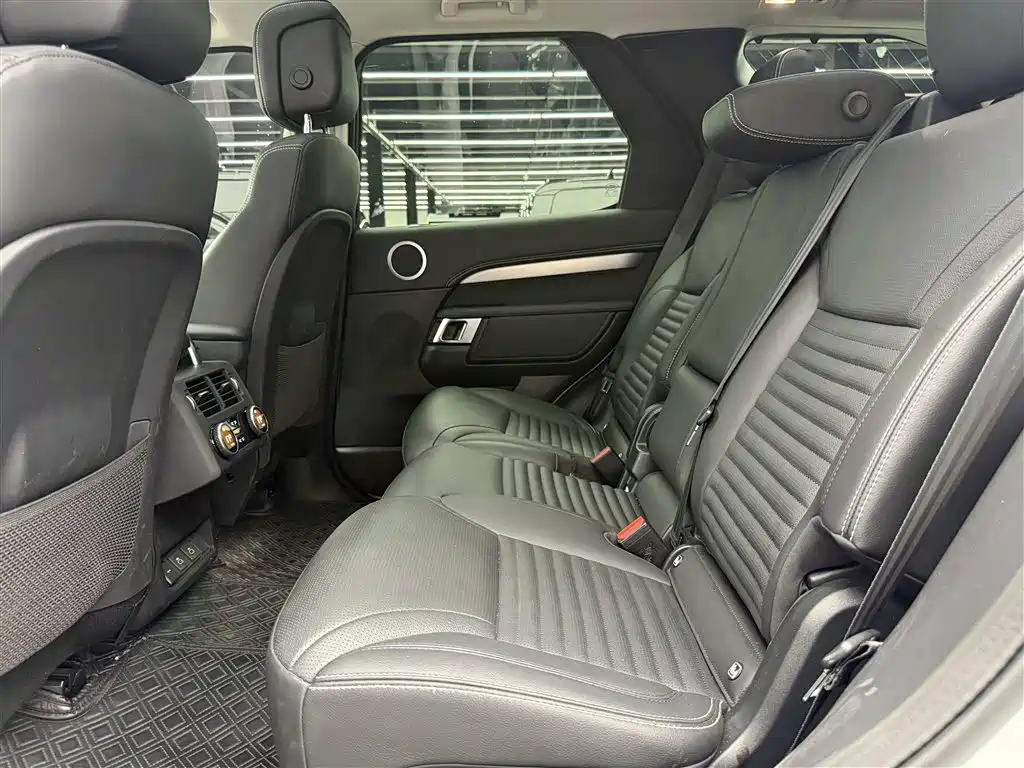 Land Rover Discovery 2024 2024 360PS Dynamic SE