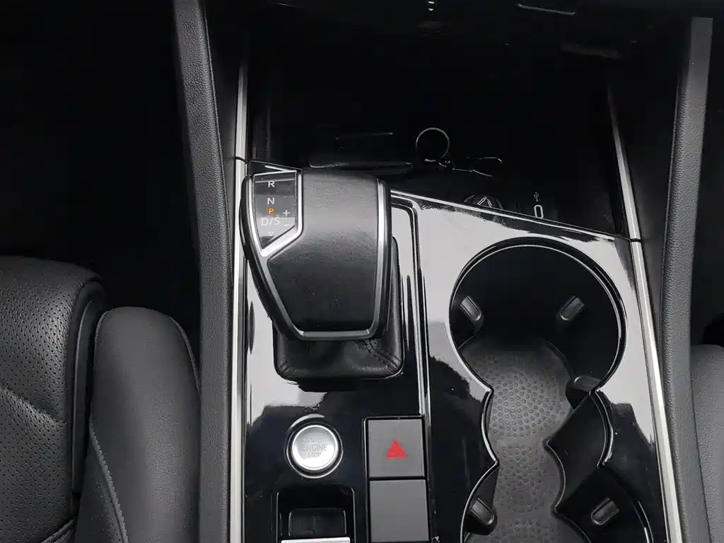 Volkswagen Touareg New Energy 2021 eHybrid фото 13