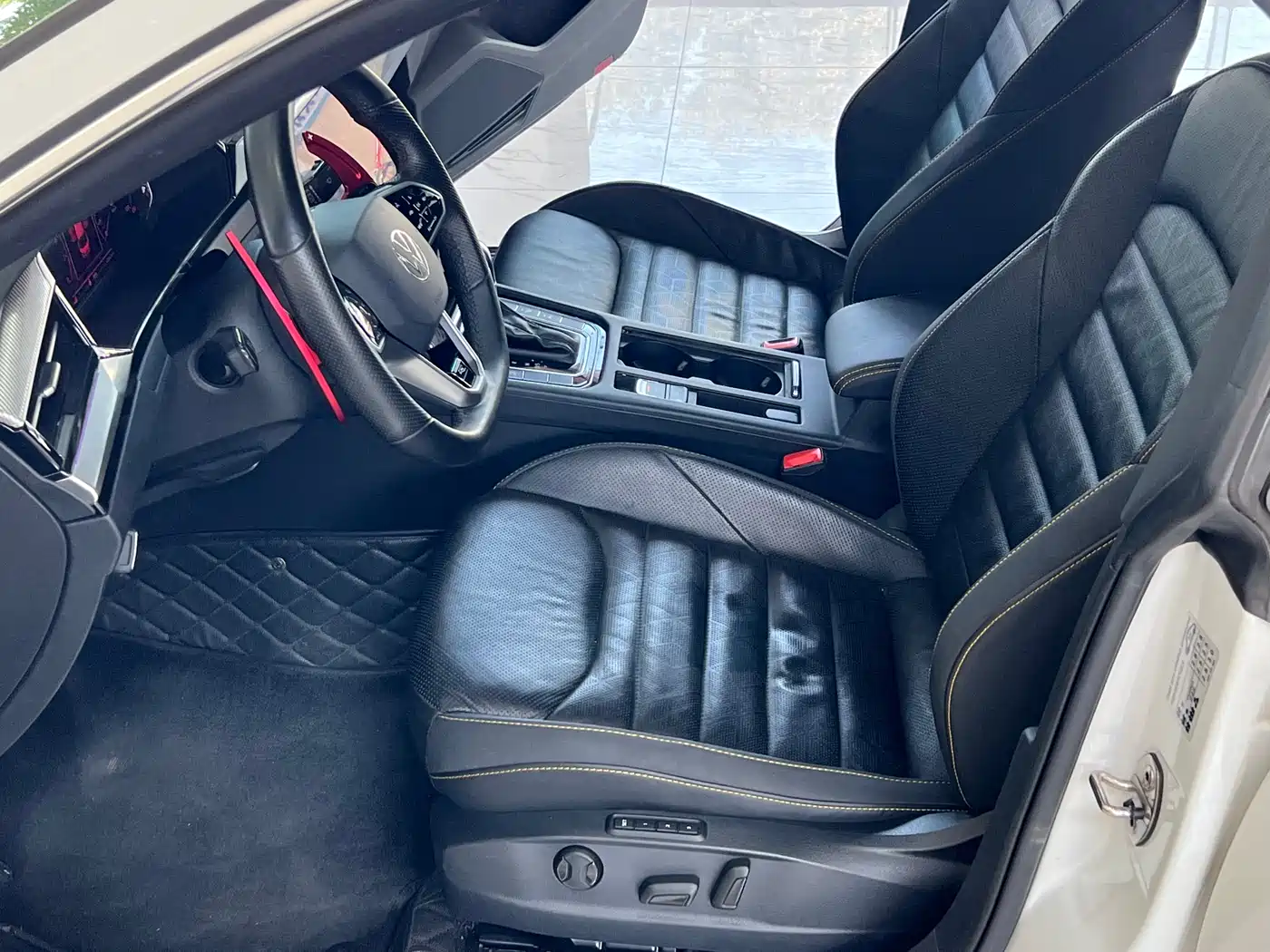 Volkswagen FAW-Volkswagen CC 2021 380TSI Eye-catching Edition 30th Anniversary фото 23