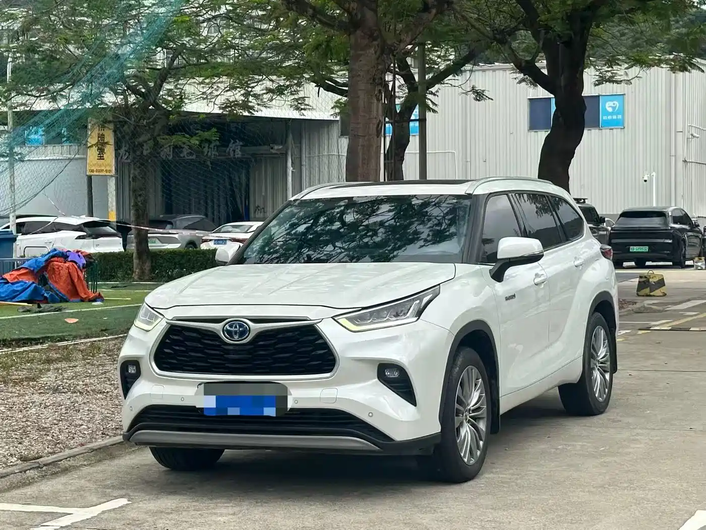 Toyota Highlander 2022 Model Dual Engine 2.5L 4WD Premium Edition 7-Seater