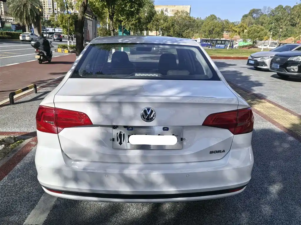 Volkswagen Bora 2018 1.5L Automatic Fashion фото 25