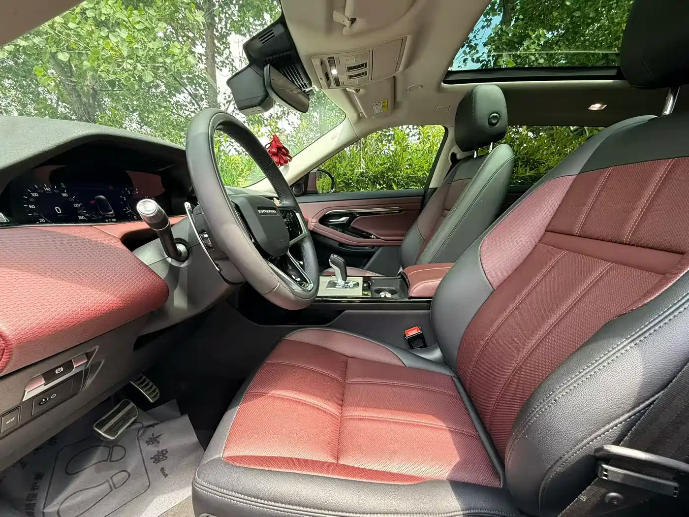 Land Rover Range Rover Evoque 2022 Facelift Range Rover Evoque L 249PS R-Dynamic Luxury фото 6