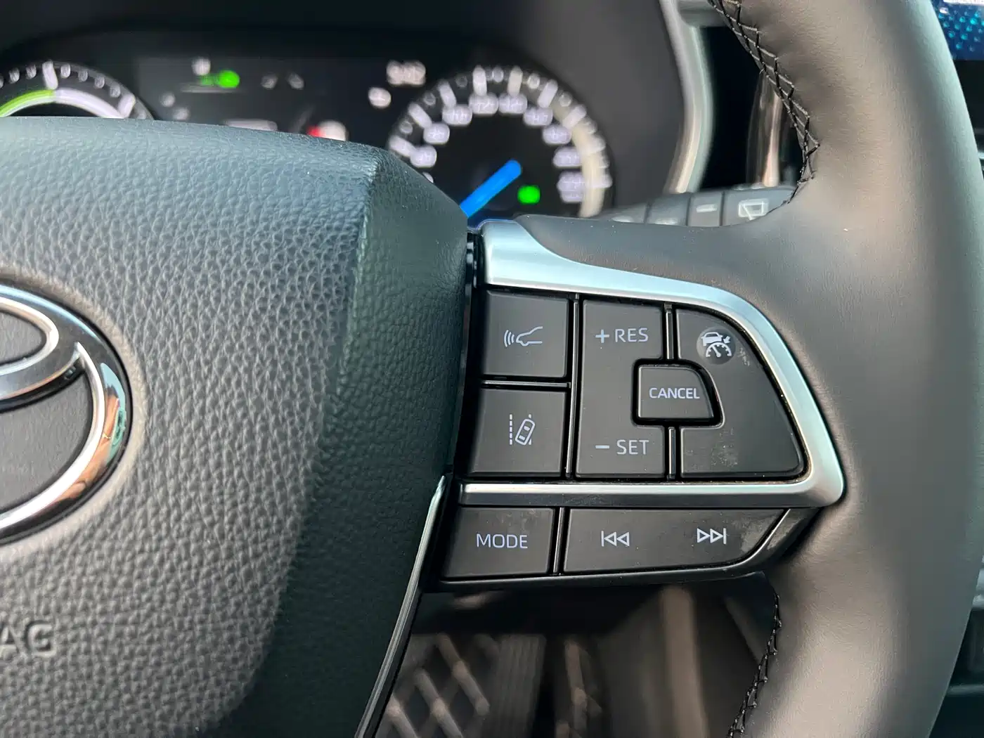 Toyota Highlander 2022 Dual Engine 2.5L 2WD Premium 7-Seater фото 14