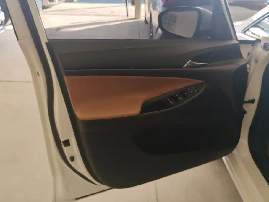 Buick GL6 2023 2021 323T Mild Hybrid Connected Luxury