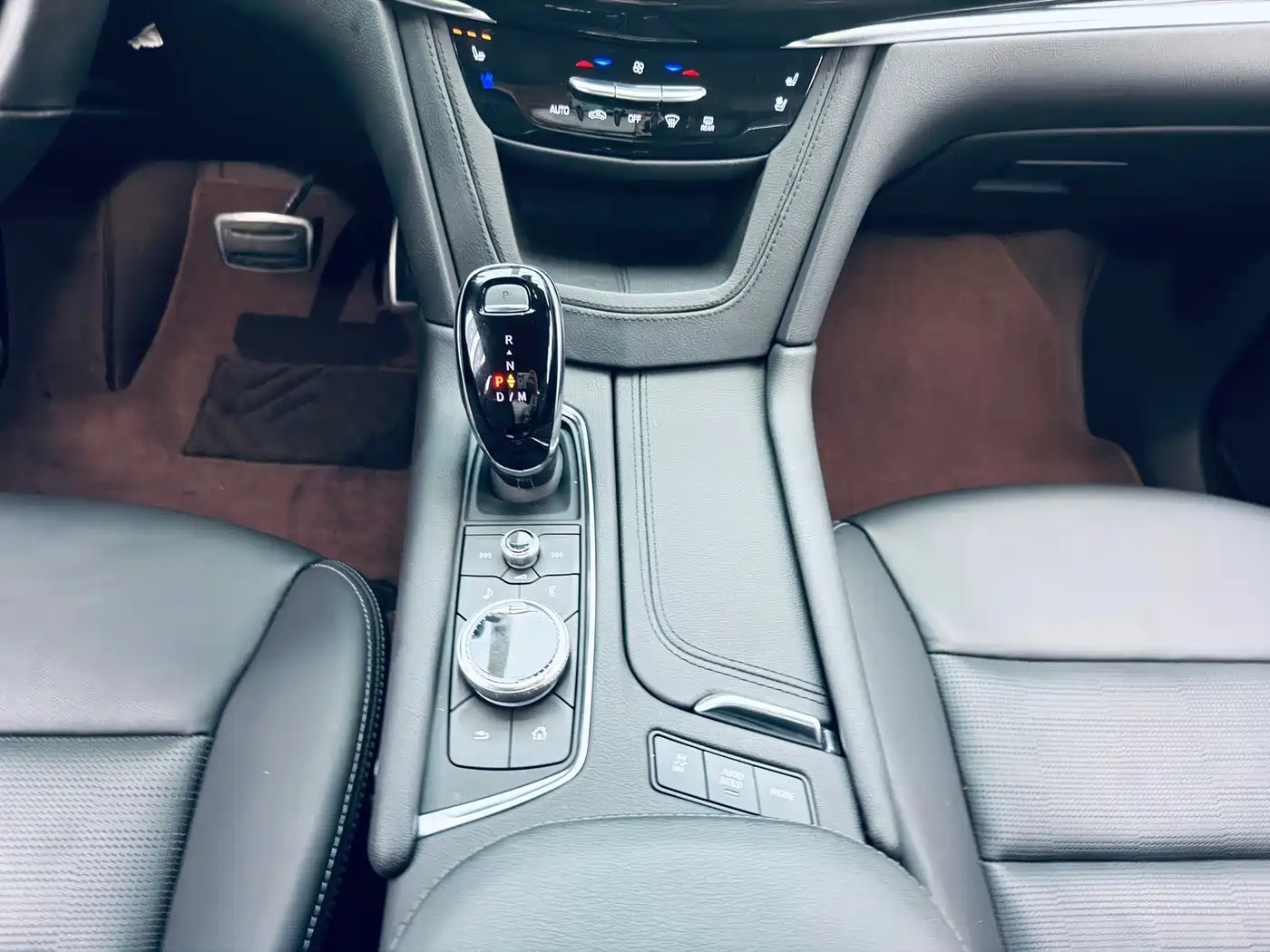 Cadillac XT6 2025 2023 2.0T 6-Seat 4WD Platinum Black Diamond Edition