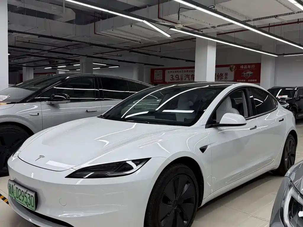 Tesla Model 3 2025