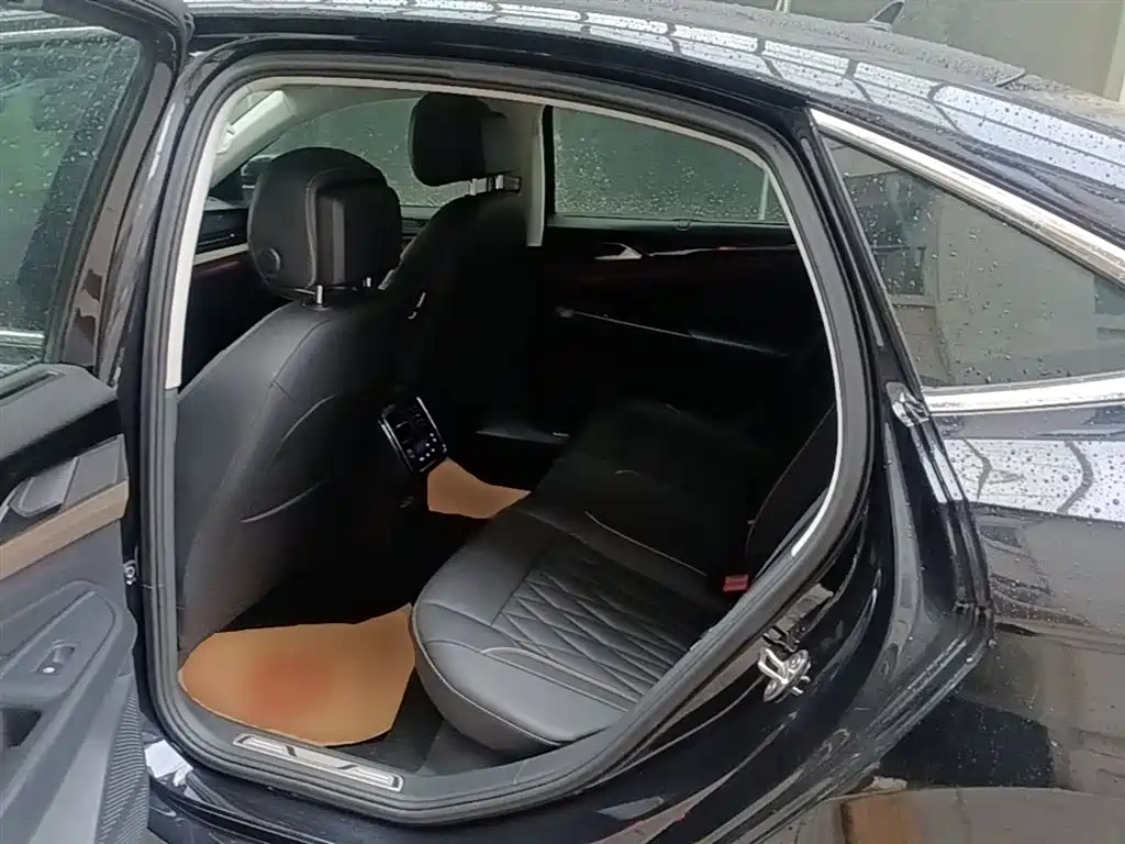 Volkswagen Passat 2019 330TSI Luxury Edition China VI фото 17