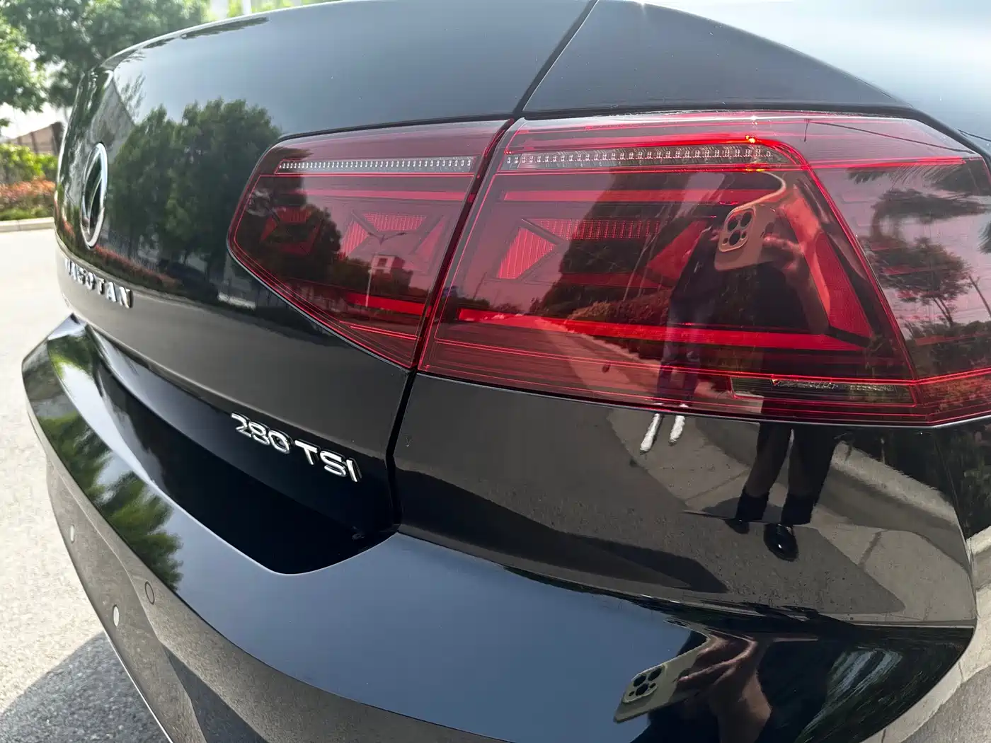 Volkswagen Magotan 2023 2 Million Units Commemorative Edition 280TSI DSG Comfort фото 20