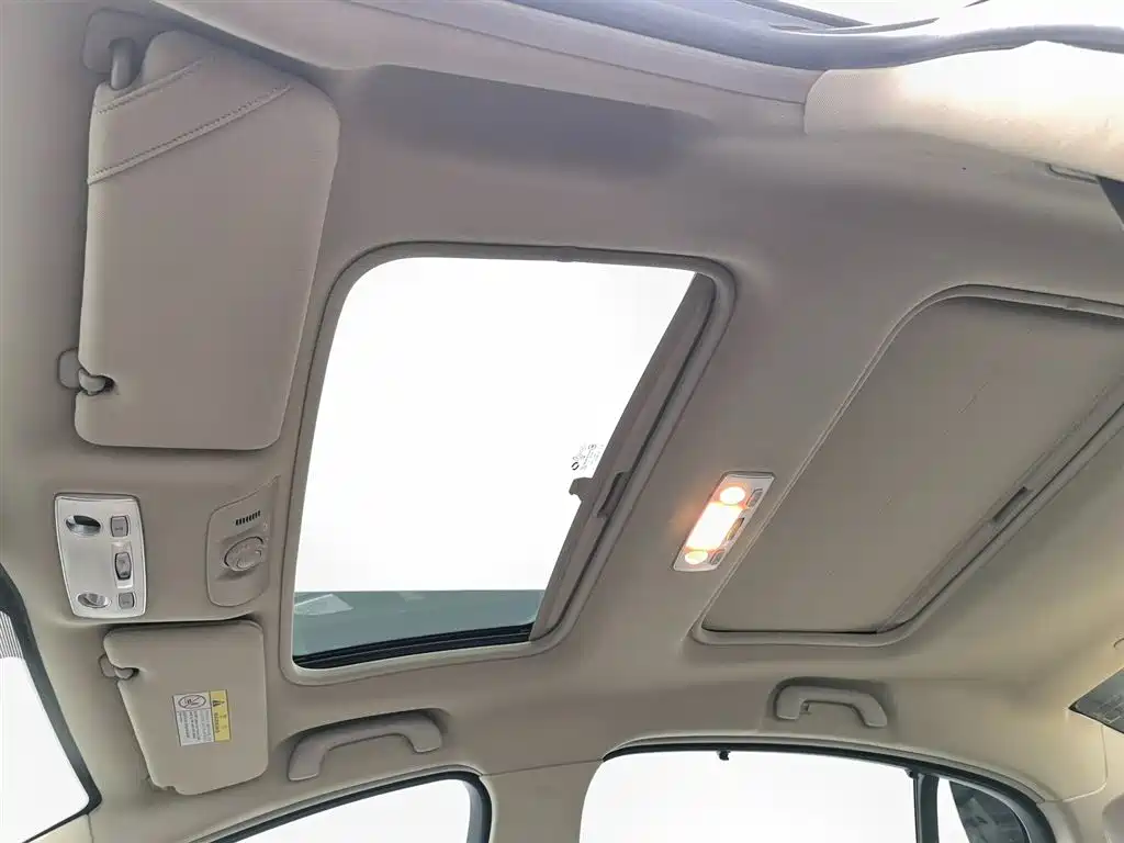 Renault Latitude 2011 2.5L Automatic Flagship Navigation Edition фото 7