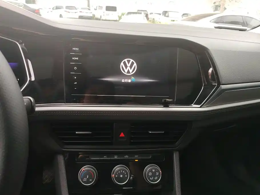 Volkswagen Sagitar 2021 280TSI DSG Surpassing Edition фото 13