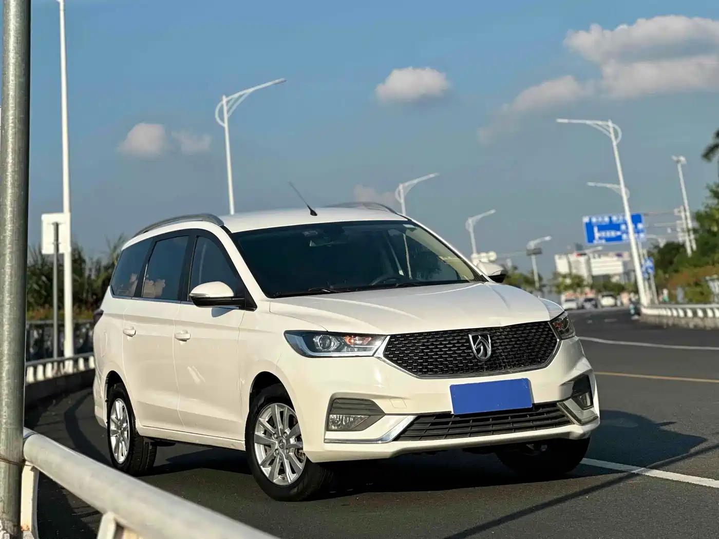BAOJUN 360