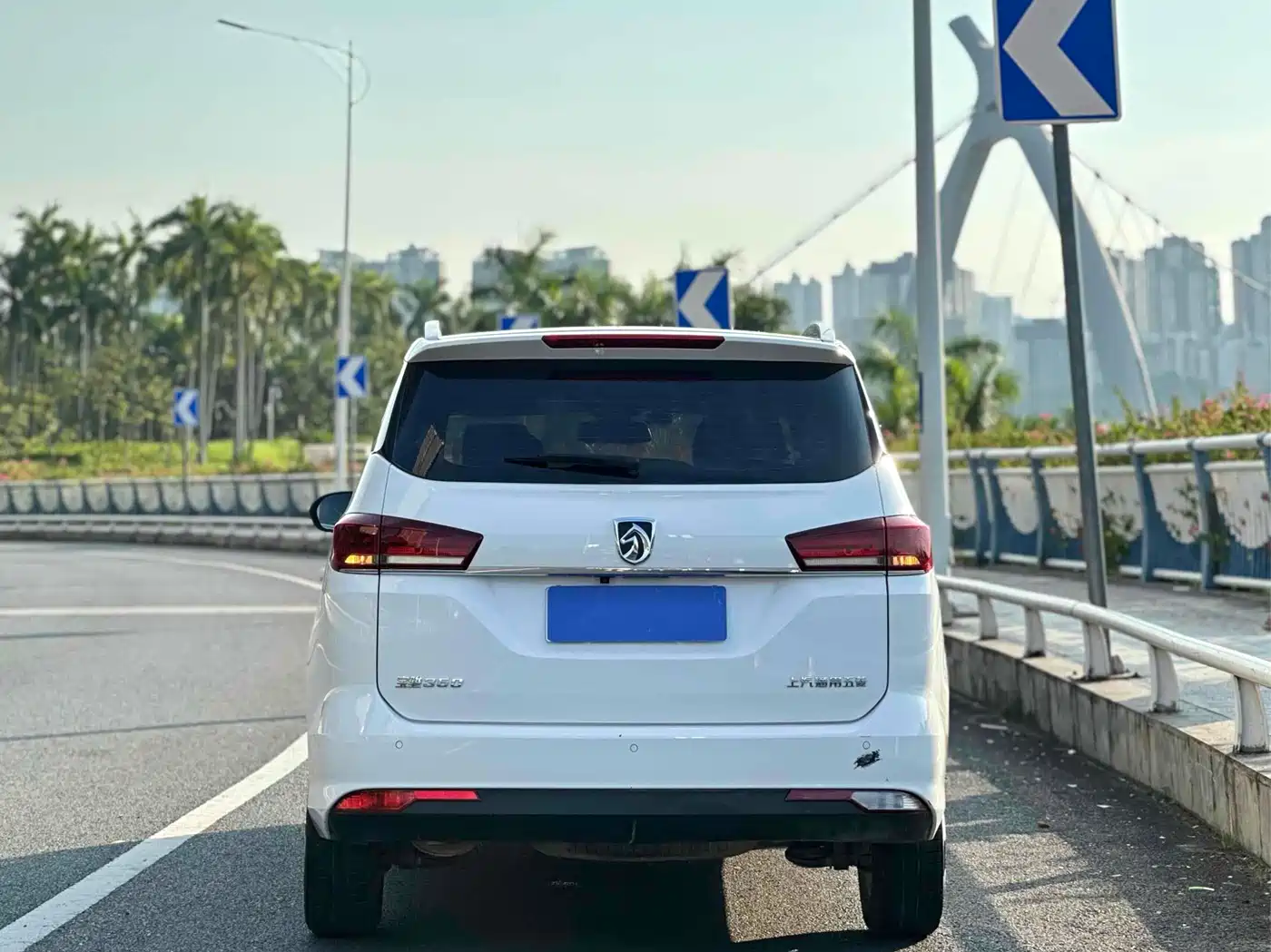 BAOJUN 360