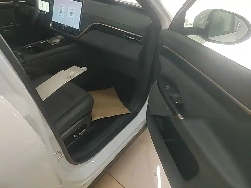 Dongfeng Yipai eπ008 2025 2024 636Max Pure Electric 6-Seater
