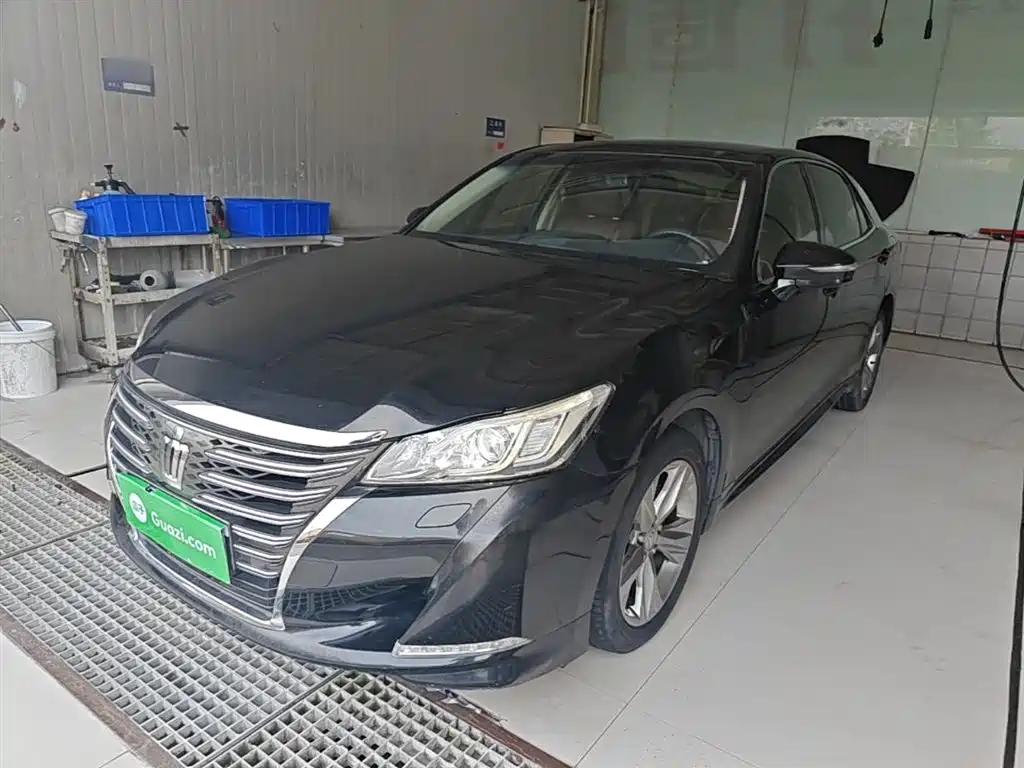 Toyota Crown 2015 2.0T Pioneer фото 2