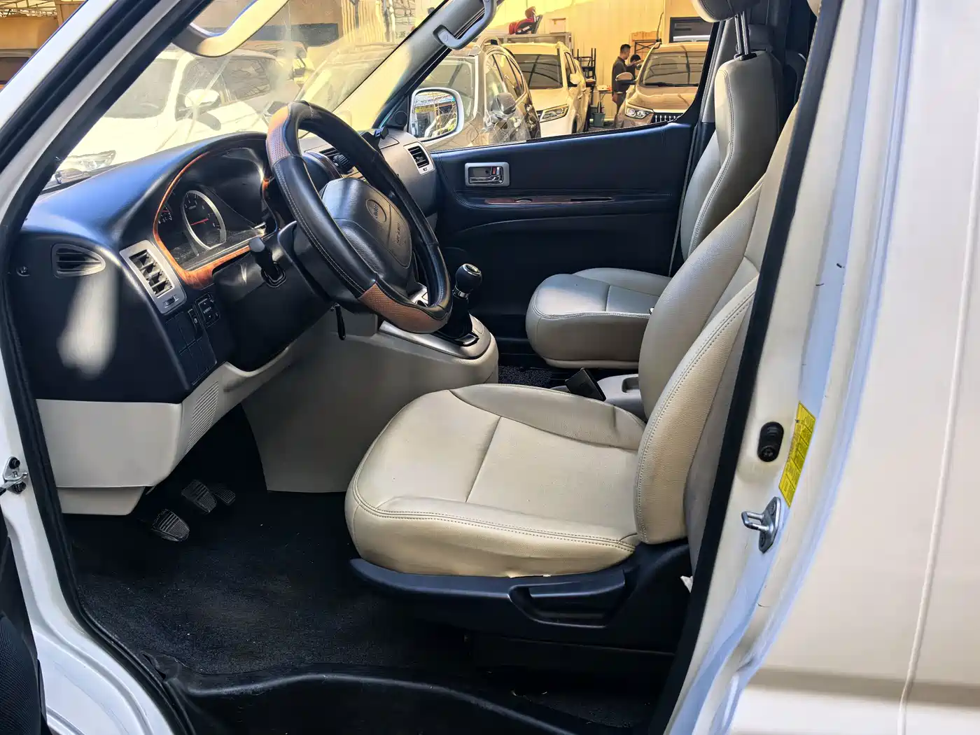 Jinbei Grace 2019 2019 2.0L Express Flagship 9-Seater China VI 1TZS