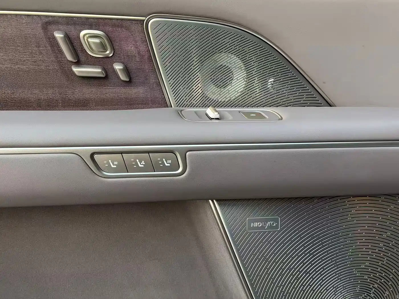 NIO ES8 2026 2025 Model 6-Seat Executive Luxury Edition