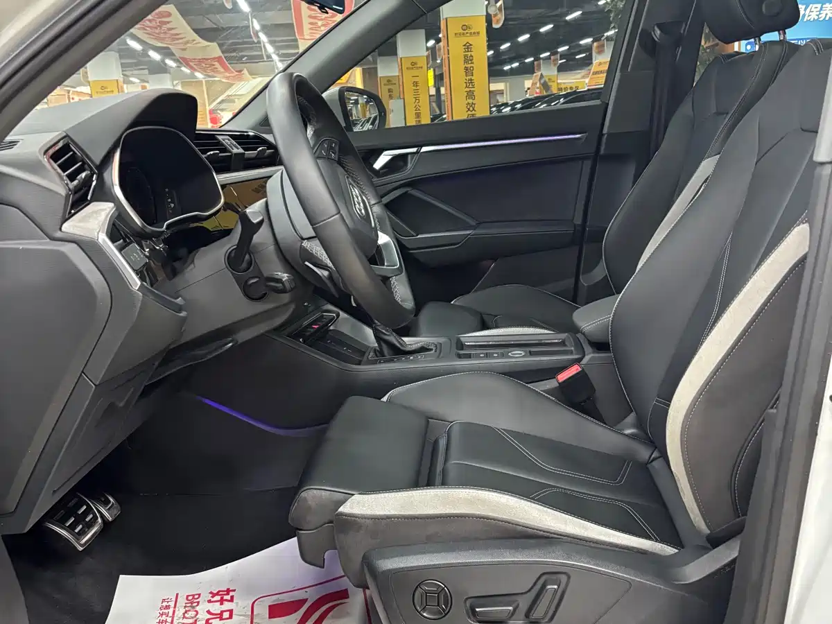 Audi Q3 2024 35 TFSI Fashion Sport фото 5
