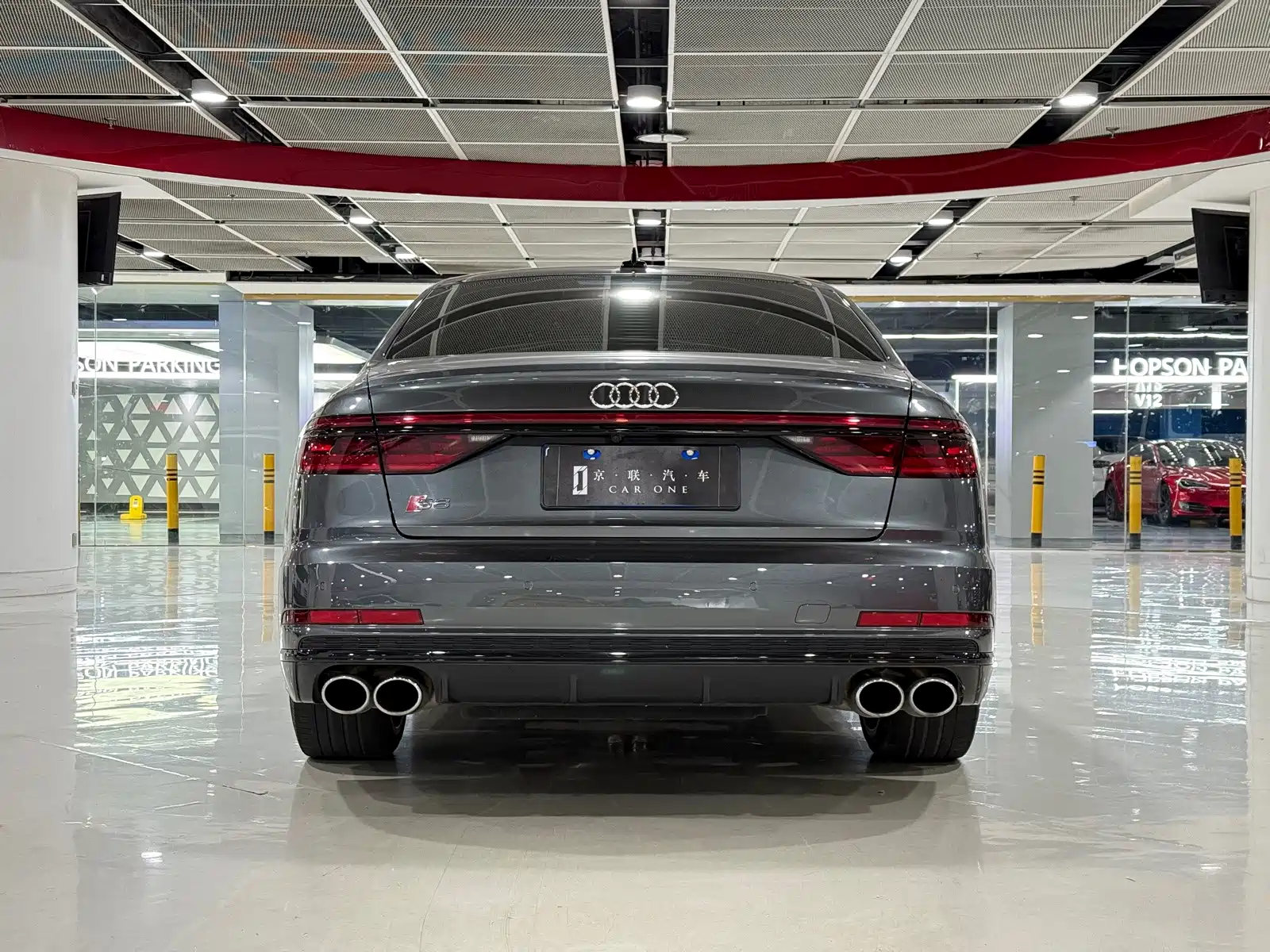 Фото 8 - Audi S8