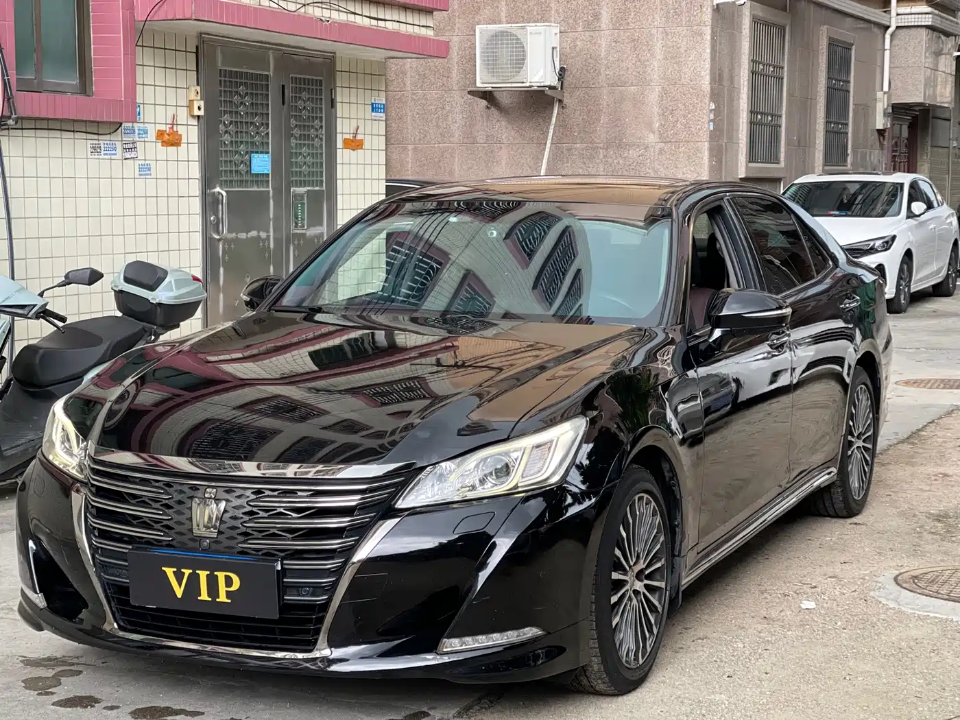 2019 Toyota Crown