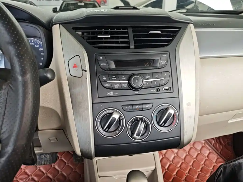 Venucia R50 2016 2016 Model 1.6L Automatic Elite Edition