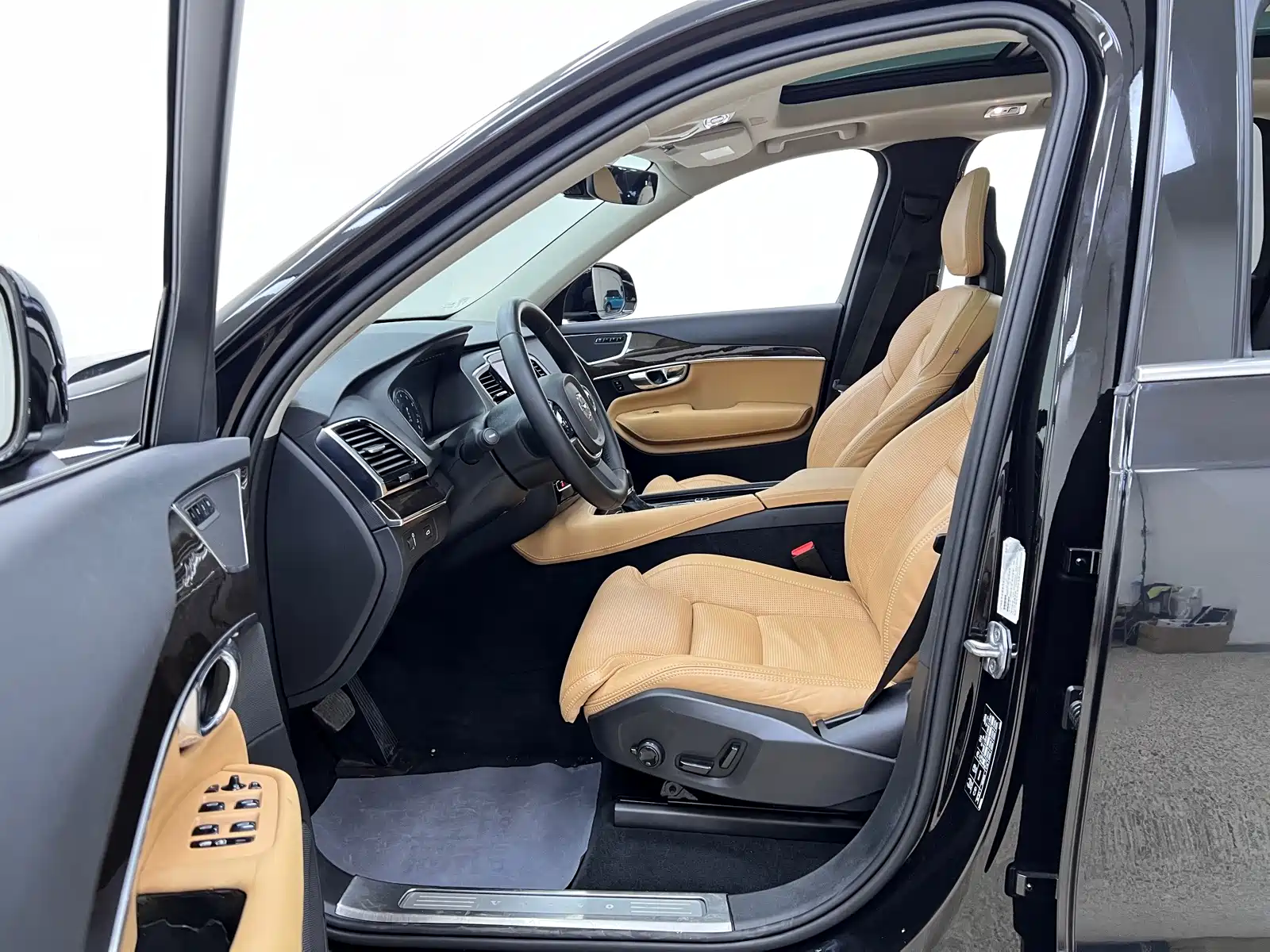 Photo 8 - Volvo XC90