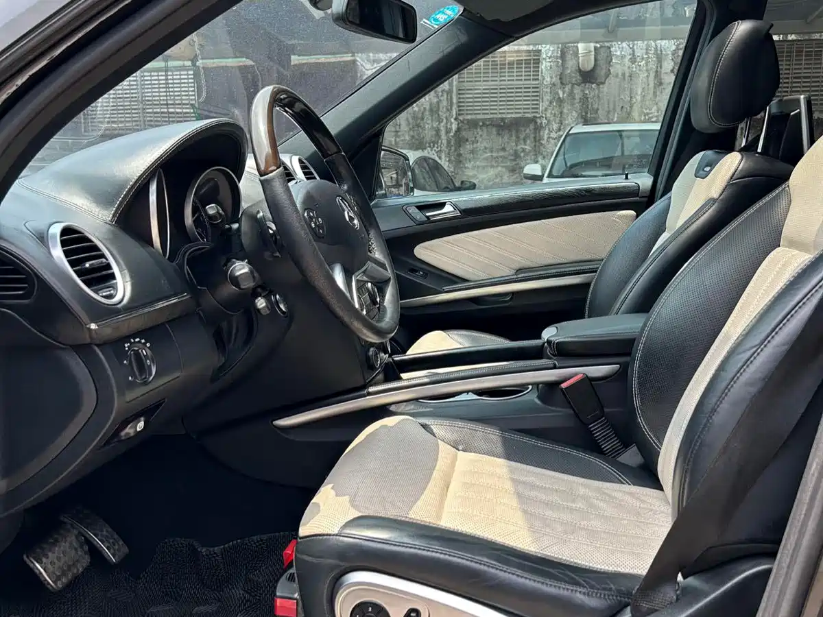 Mercedes-Benz GL-Class 2011 GL 450 4MATIC Premium фото 9