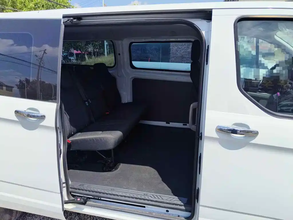 Ford Transit 2023 2023 Model 2.0T Diesel Automatic Multi-purpose Commercial Vehicle Medium Wheelbase Low Roof 5/6 Seater