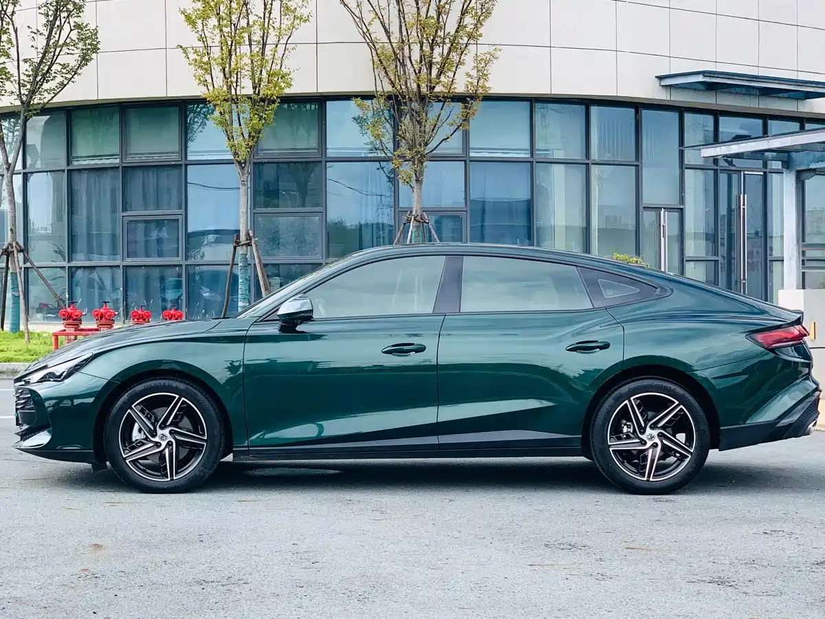 MG MG7 2026 2025 1.5T 300 DCT Luxury Edition