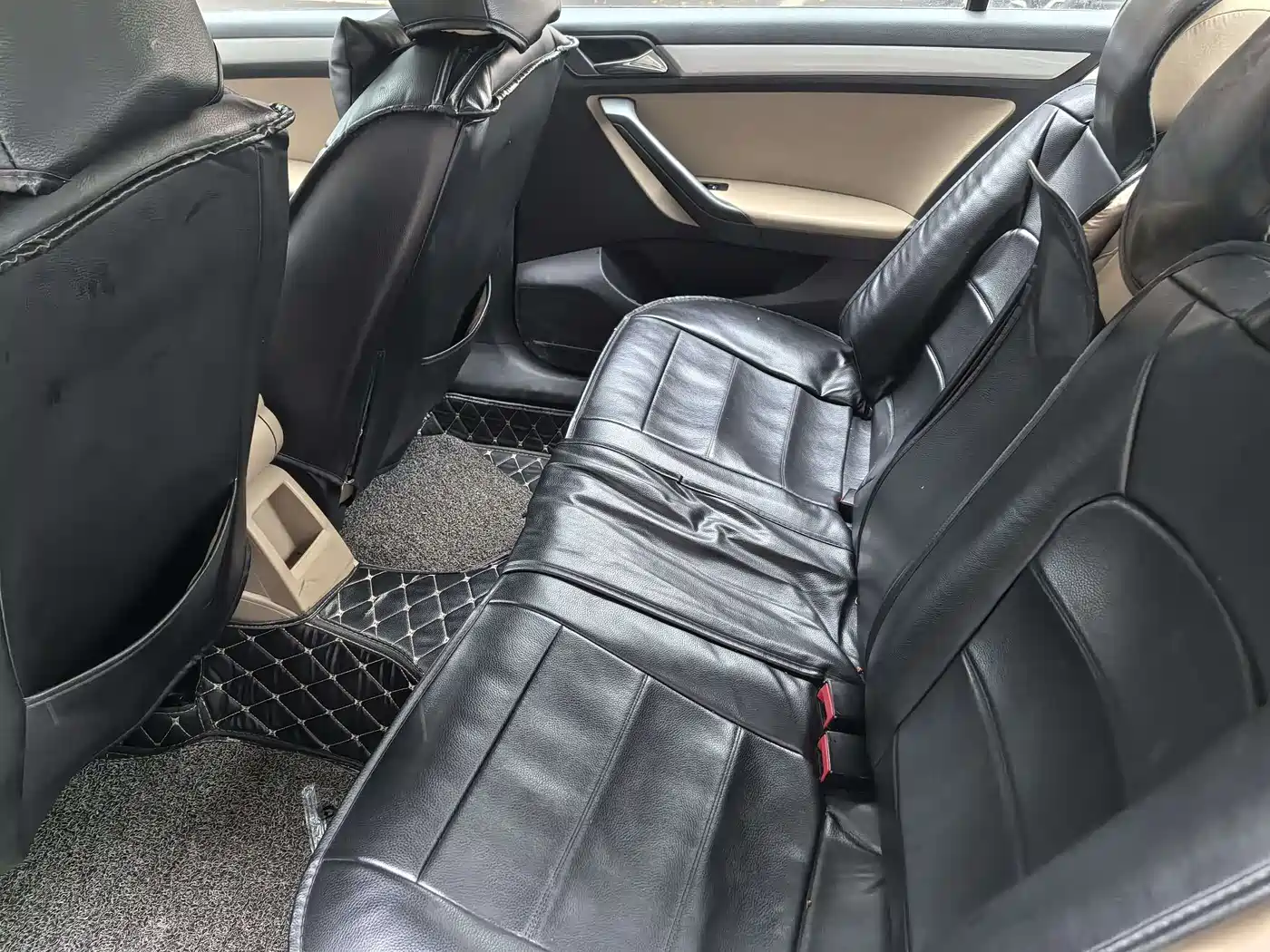 Volkswagen Jetta 2015 1.6L Auto Comfort фото 6