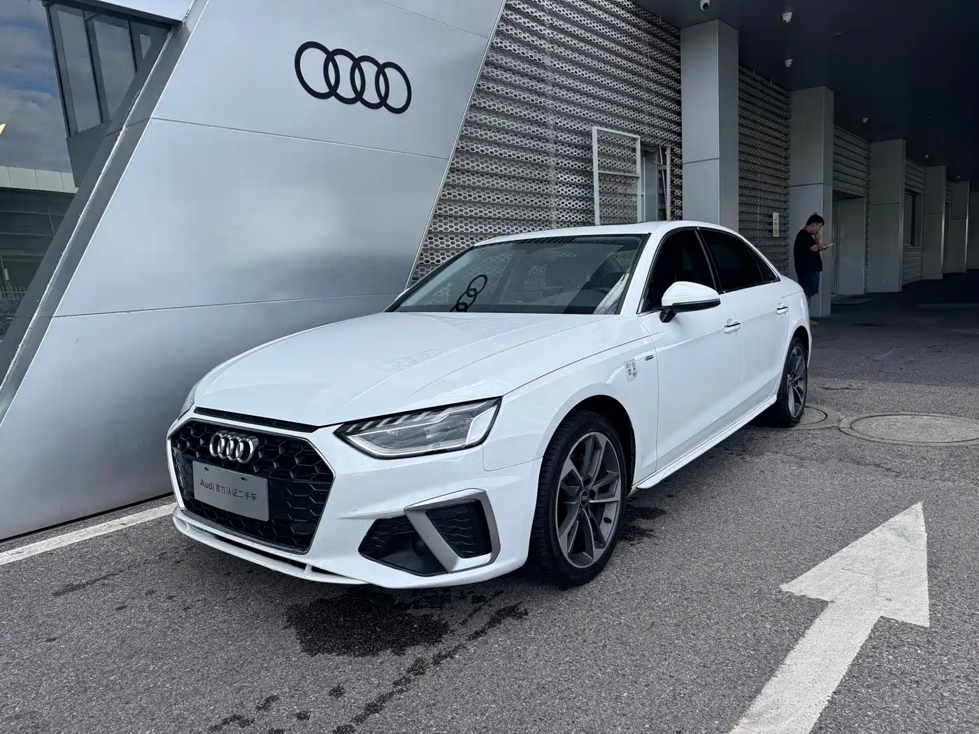 Фото 1 - Audi A4L