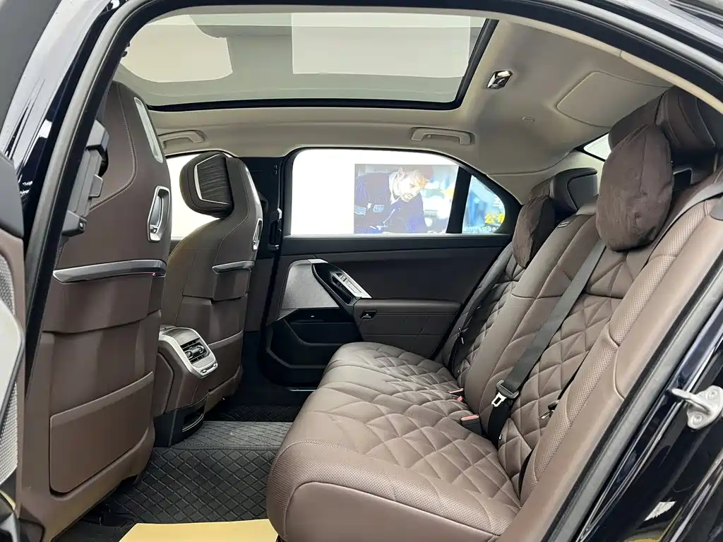 BMW 7 Series 2025 2023 Model 740Li Leading M Sport Package