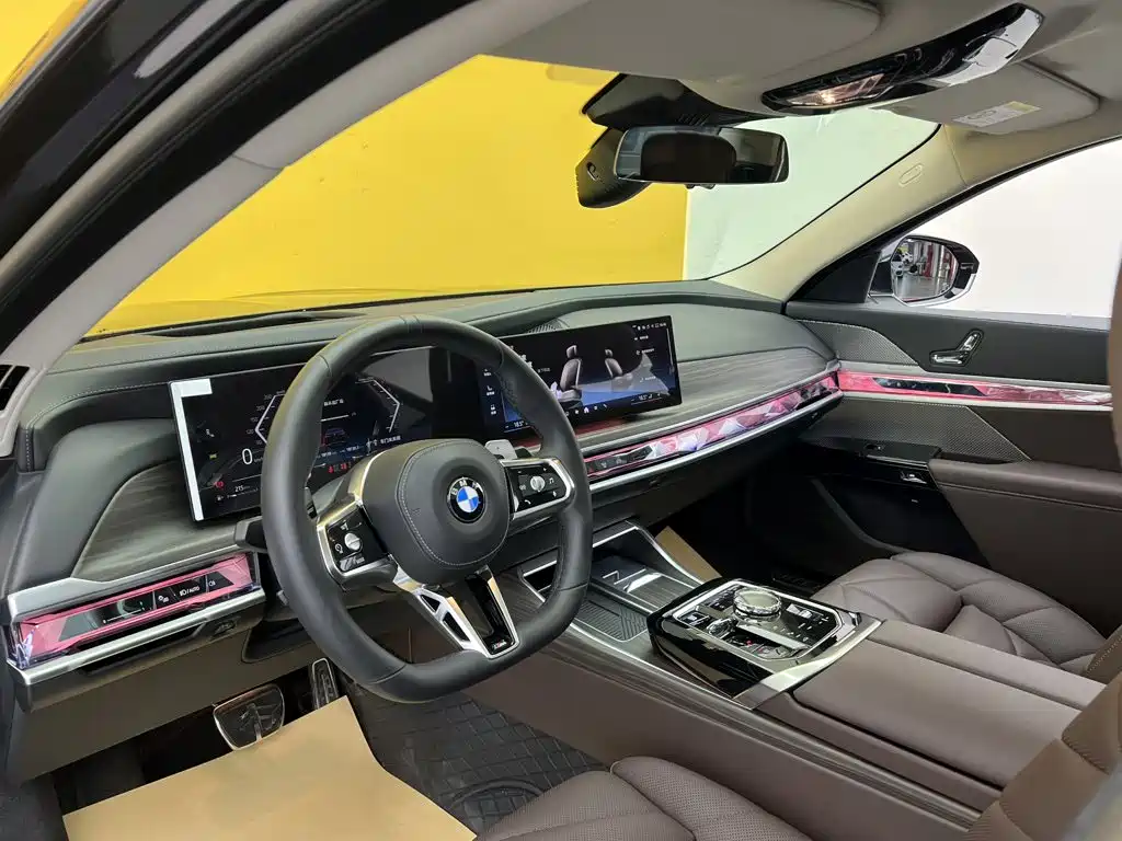 BMW 7 Series 2025 2023 Model 740Li Leading M Sport Package