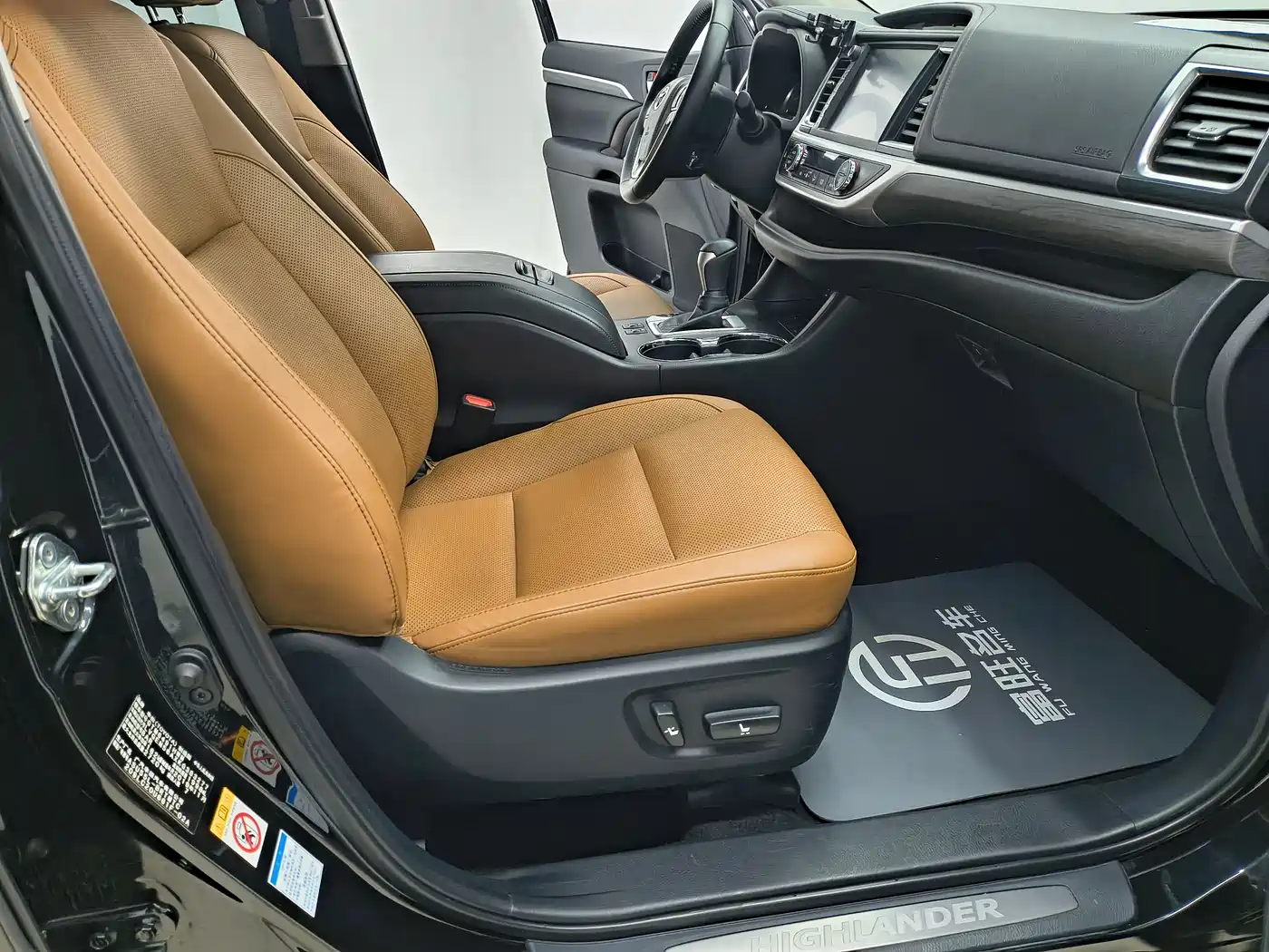 Toyota Highlander 2018 Model 2.0T 4WD Knight Edition 7-Seater China VI фото 20