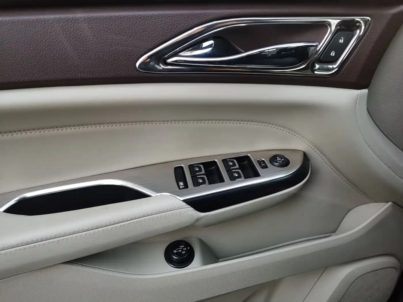 Cadillac SRX 2015 3.0L Elite фото 6