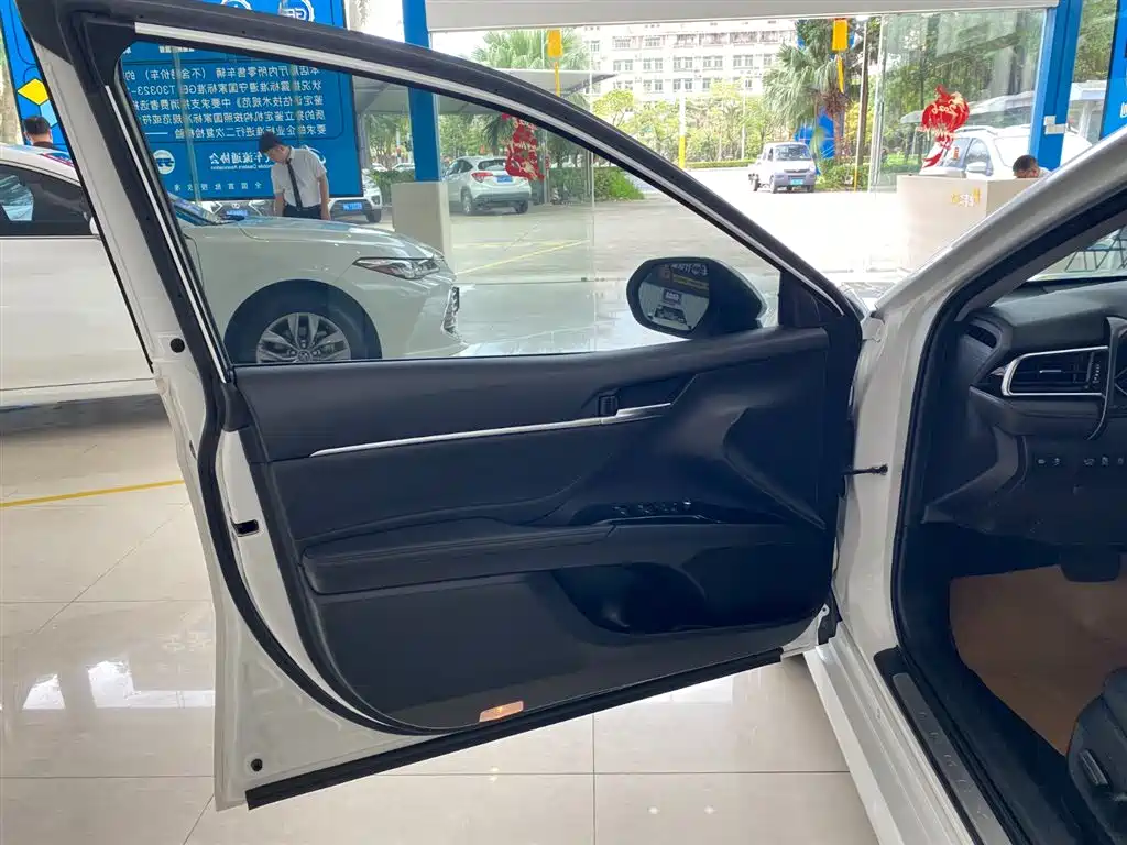 Toyota Camry 2019 2.0G Luxury (China V) фото 4