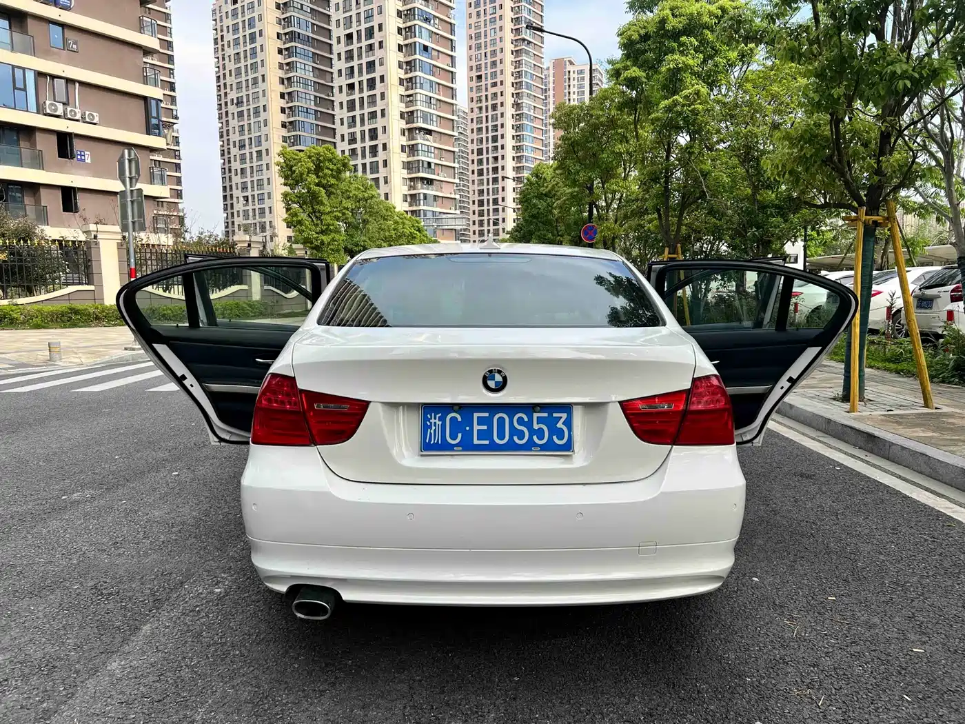 Photo 15 - BMW 3 Series