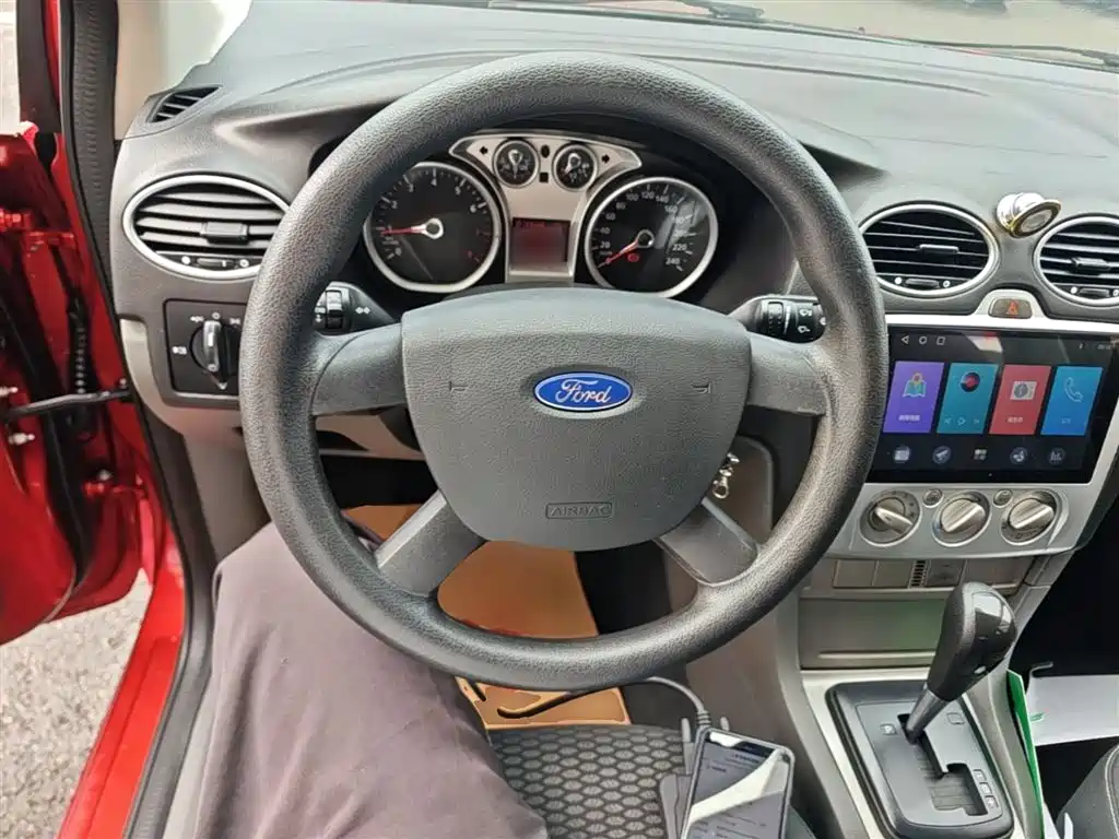 Фото 11 - Ford Focus