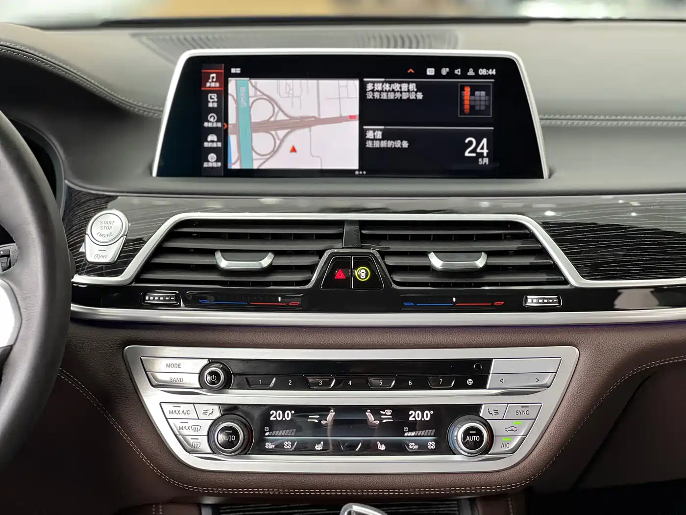 BMW 7 Series 2021 Model 740Li Leading M Sport Package фото 6