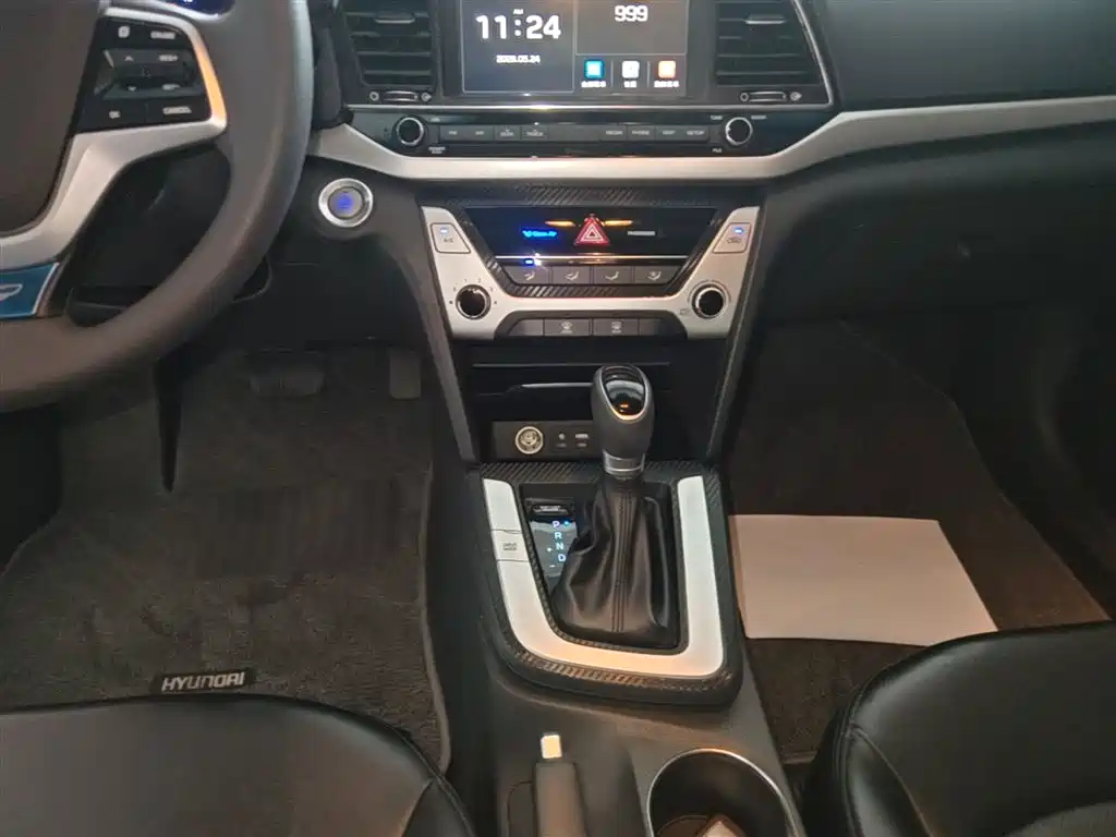Hyundai Elantra 2016 Model 1.6L Automatic Smart Elite фото 14