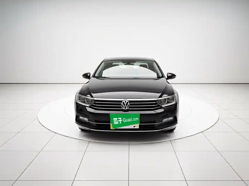 Фото 2 - Volkswagen Magotan