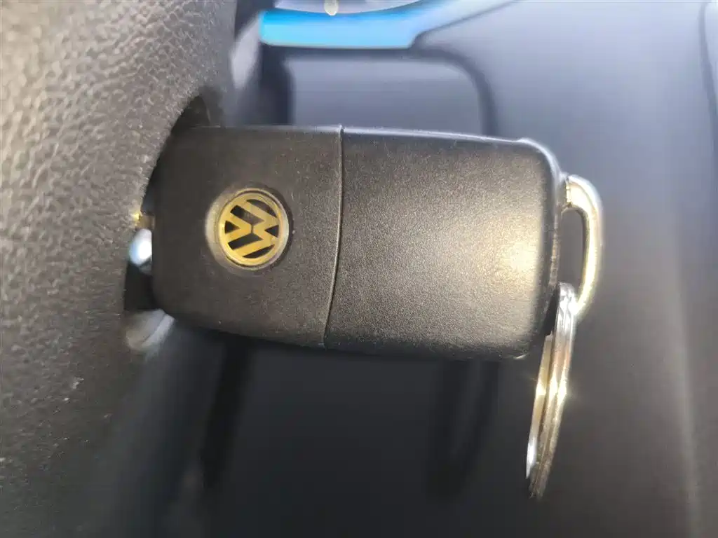 Volkswagen Sagitar 2015 1.6L Automatic Comfort фото 12
