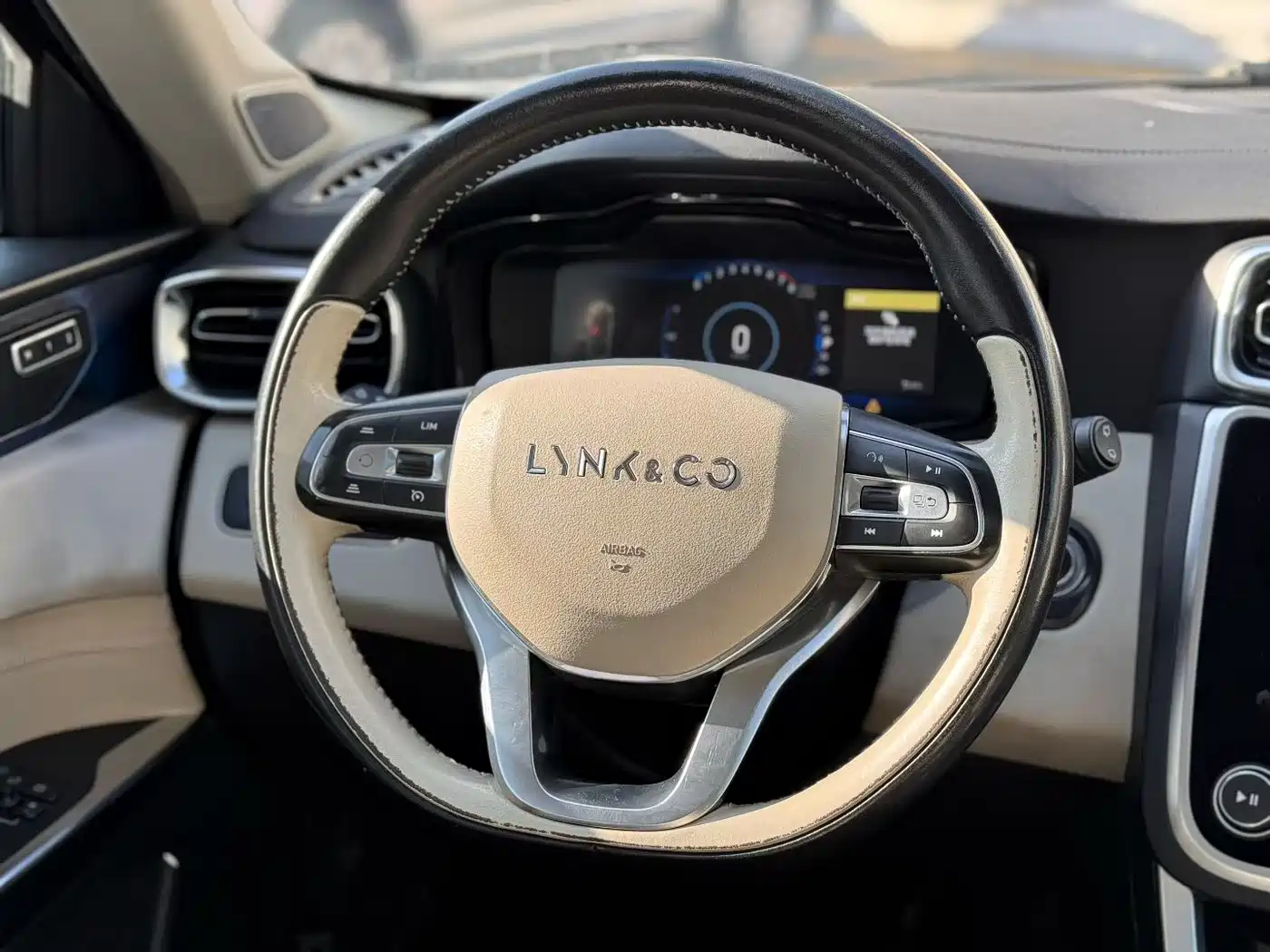 Lynk & Co 01 2019 2.0T 2WD Shine Pro Version China VI фото 2