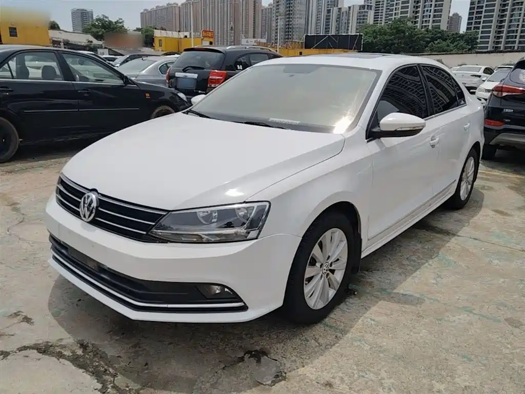 Volkswagen Sagitar 2016 230TSI 25th Anniversary Edition фото 2